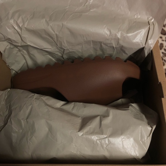 Yeezy Other - Addias Yeezy Slides🤎